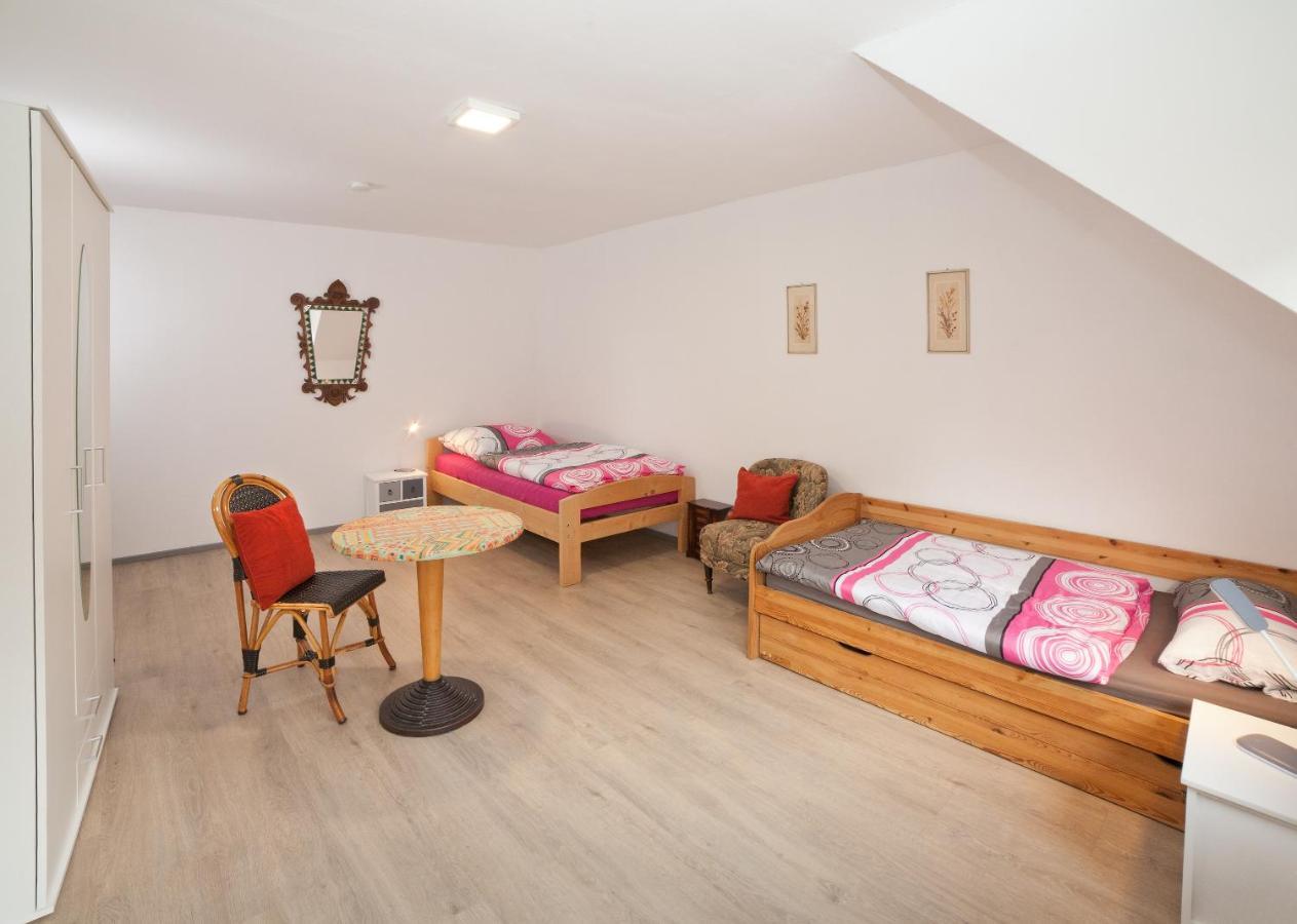 Haus Haas Zimmer&Fewo Apartment เลาดา-เคอนิกส์โฮเฟน ภายนอก รูปภาพ